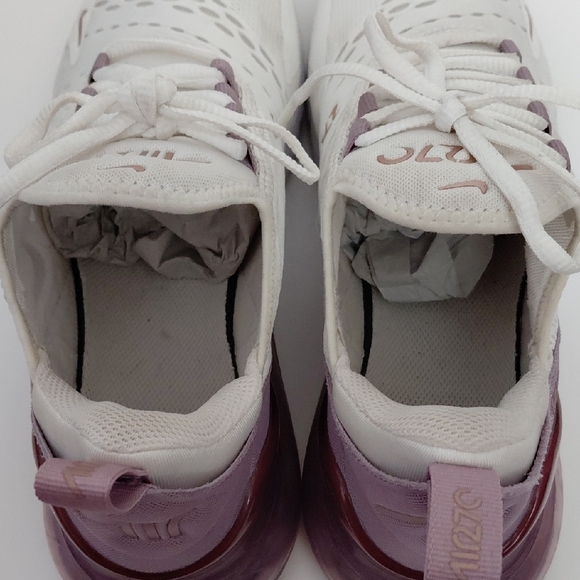 Nike Women's White and Purple Sneakers - Picture 16 of 17